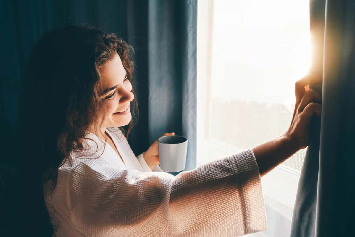 Gordijnen voorbij! De raamtrend voor 2025 onthuld