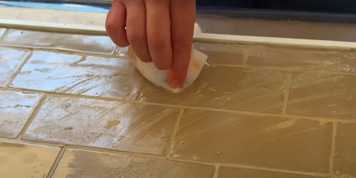 Eenvoudig en veilig: tegelvoegen weer schoon